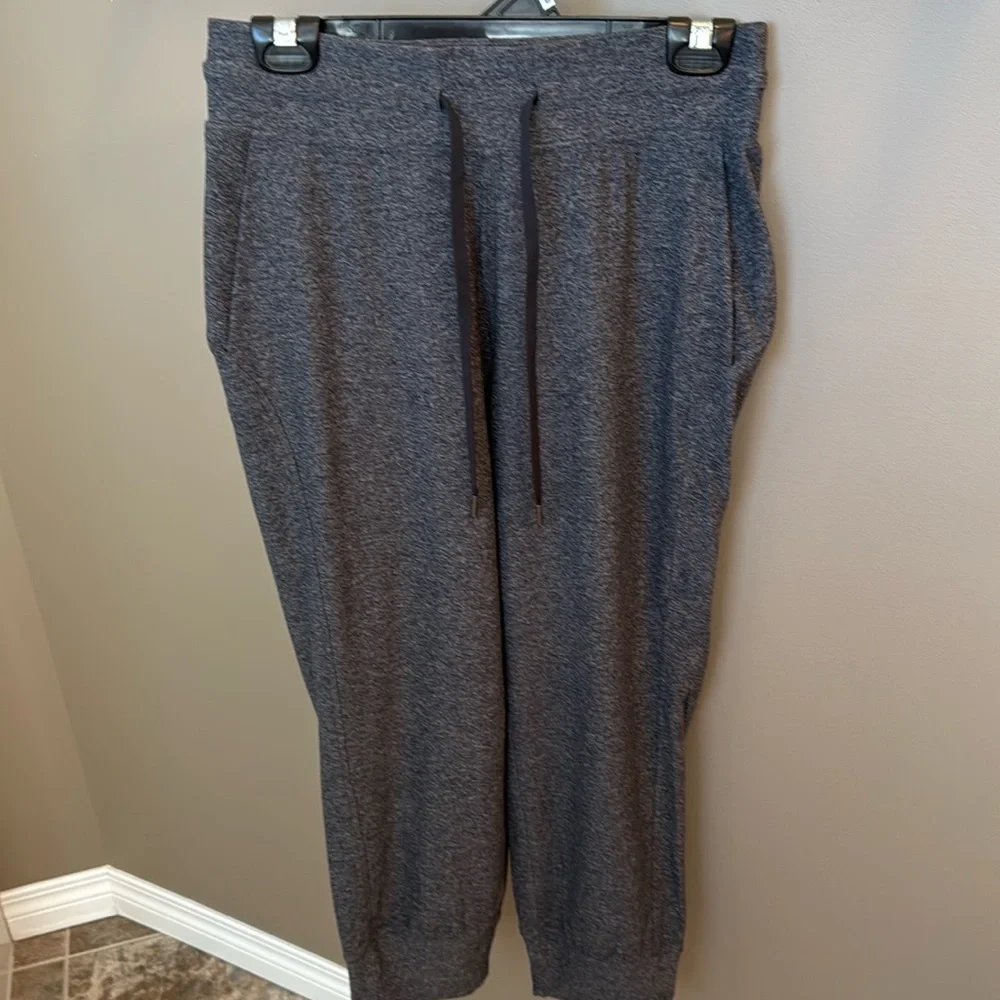 Lululemon Ready To Rulu Crop - Sz 6 Raceway Gray - Picture 1 of 3